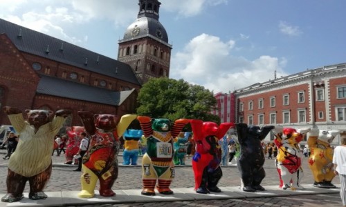 Zdjecie OTWA / - / Ryga / Plac katedralny w Rydze i wdrujce misie
