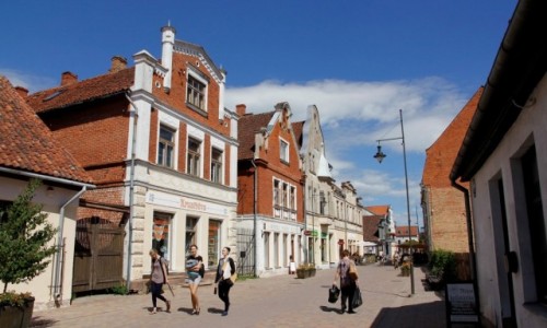 Zdjcie OTWA / - / Kuldiga / Kuldiga - deptak na gwnej ulicy w centrum.