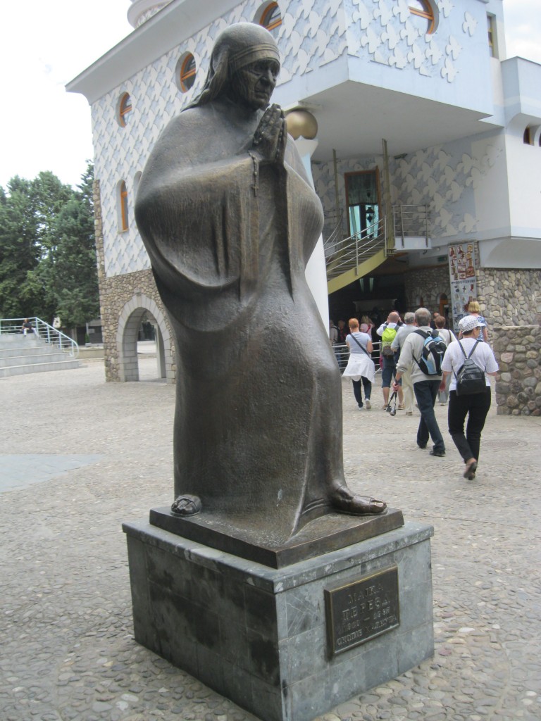 Zdjęcia: Skopje, Pomnik Matki Teresy , MACEDONIA Zdjęcia: Skopje, Pomnik Matki Teresy , MACEDONIA