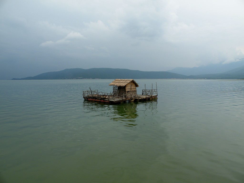 Zdjęcia: gdzieś nad jeziorem, Ochryd, jezioro Ochrydzkie, MACEDONIA Zdjęcia: gdzieś nad jeziorem, Ochryd, jezioro Ochrydzkie, MACEDONIA