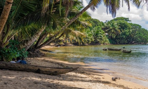 Zdjcie MADAGASKAR / Ste Marie / wioska po drodze / Zatoka