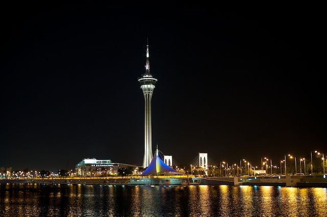Zdjęcia: Macau, Wieza w Macau noca, MAKAO Zdjęcia: Macau, Wieza w Macau noca, MAKAO