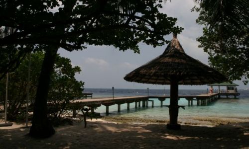 Zdjęcie MALEDIWY / brak / Embudu Village / Molo