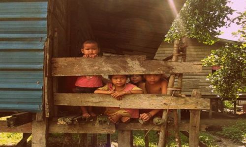 Zdjecie MALEZJA / BORNEO / GUNUNG MULU / DZIECI DUNGLI