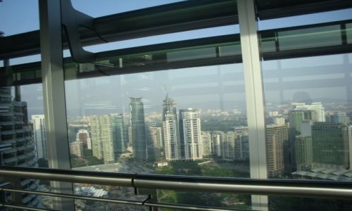 Zdjcie MALEZJA / KUALA LUMPUR / PETRONAS TOWER / WIDOK ZE SKYBRIDGE