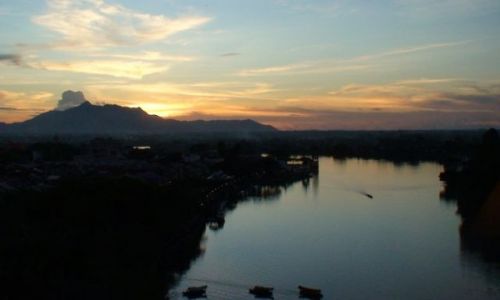 Zdjęcie MALEZJA / Borneo / Kuching / Nad rzeką