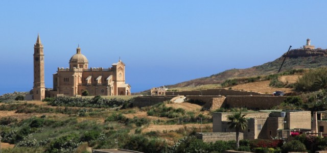 Zdj cia: Zachodnia część wyspy, Gozo , Sanktuarium w Ta’Pinu, MALTA Zdj cia: Zachodnia część wyspy, Gozo , Sanktuarium w Ta’Pinu, MALTA