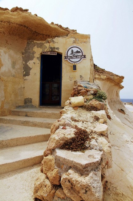 Zdj cia: Xwejni, Gozo, Sklepik z solą morską, MALTA Zdj cia: Xwejni, Gozo, Sklepik z solą morską, MALTA