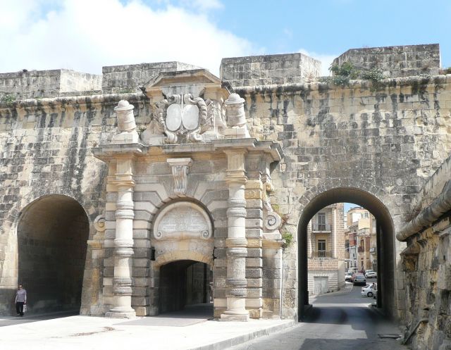 Zdjęcia: Valetta, Malta, Uliczka za murami, MALTA Zdjęcia: Valetta, Malta, Uliczka za murami, MALTA