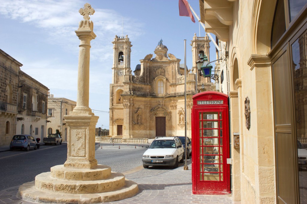 Zdjęcia: Gharb, Gozo, Barokowy kościół parafialny we wsi Għarb, MALTA Zdjęcia: Gharb, Gozo, Barokowy kościół parafialny we wsi Għarb, MALTA