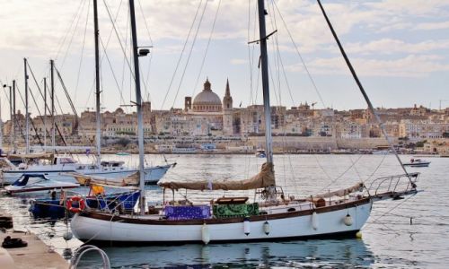 Zdjecie MALTA / - / Valletta / Midzy masztami