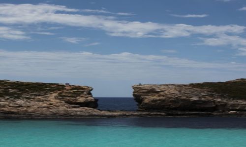 Zdjecie MALTA / Wyspa Comino / Bkitna laguna / Kamienne wrota