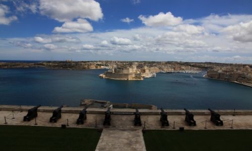 Zdjecie MALTA / Valletta / Grne ogrody Barrakka / Bateria armat
