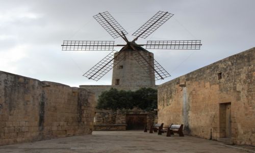 Zdjecie MALTA / Malta  srodkowa / urrieq / Wiatrak Xarolla