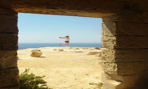Zdjecie MALTA / Golden Bay / Golden Bay / Skok