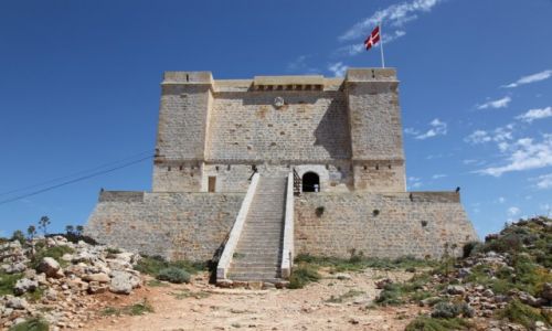 Zdj�cie MALTA / Comino / Znane z  filmu Hrabia Monte Christo / Wie�� obserwacyjna