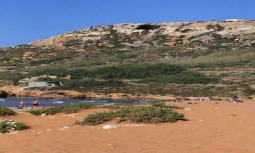 Zdjecie MALTA / Gozo / Ramla Bay / Brzowe piaski play