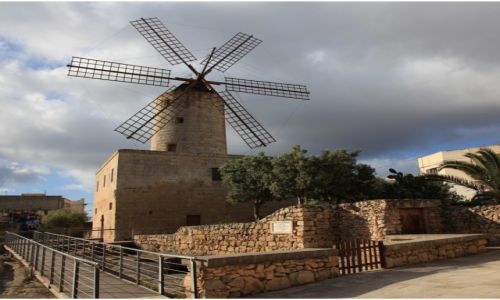 Zdjcie MALTA / Zurrieq / Xarolla / Wiatrak i katakumby