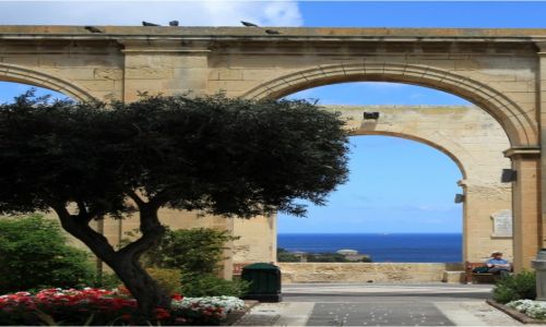 Zdjecie MALTA / Valletta / Ogrody Barrakka / Z widokiem na zatok