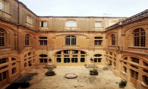 Zdjcie MALTA / Mdina / Muzeum katedralne / Dziedziniec