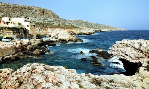 Zdjecie MALTA / Siġġiewi  / Għar Lapsi / Tajemniczy zaktek