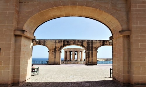 Zdjecie MALTA / Valletta / Dolne ogrody Barrakka / Siege Bell