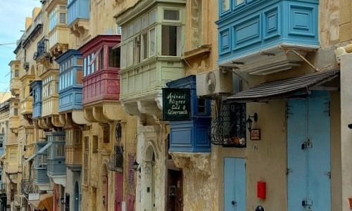 Zdjecie MALTA /  Stolica / Uliczki w centrum Valletty / Przepikna architektura Valletty