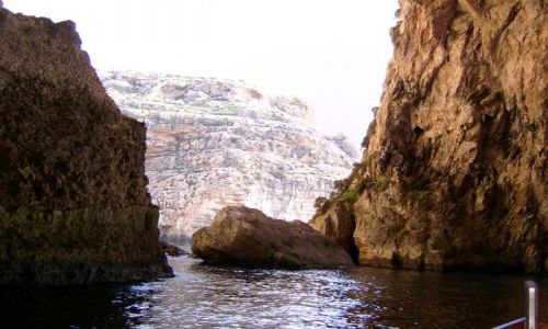 Zdjęcie MALTA / Południowe wybrzeże / wysepka / Cliff