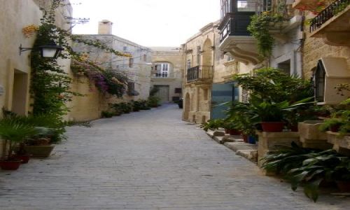 Zdjecie MALTA / Valetta / Valetta / Romantyczna uliczka