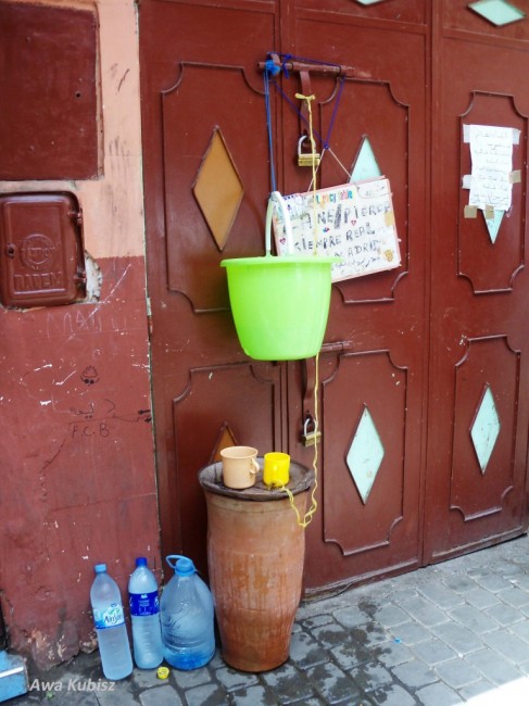 Zdj cia: Marrakesh, Poudnie, Wodopj na suku w Marrakeshu, MAROKO
