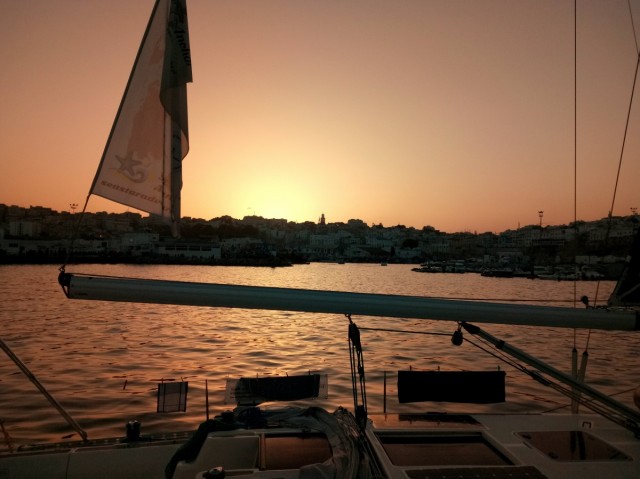 Zdj cia: Maroko, Maroko, Tanger z pokładu jachtu w basenie poortowym, MAROKO Zdj cia: Maroko, Maroko, Tanger z pokładu jachtu w basenie poortowym, MAROKO