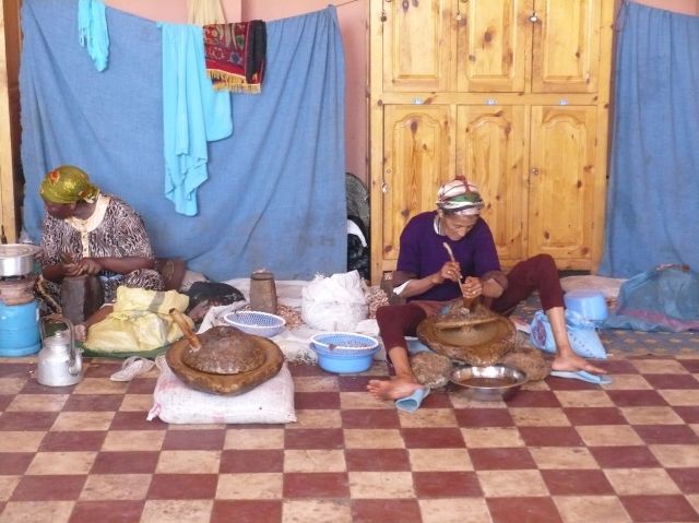 Zdjęcia: Uspenda, Agadir, Producentki oleju arganowego, MAROKO Zdjęcia: Uspenda, Agadir, Producentki oleju arganowego, MAROKO