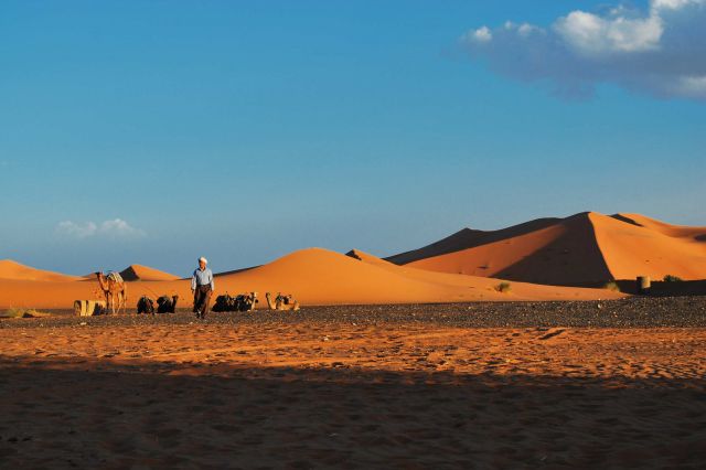 Zdjęcia: Erg Chebbi, Południe Maroka - Merzouga, Pustynia na krótko przed zachodem słońca, MAROKO Zdjęcia: Erg Chebbi, Południe Maroka - Merzouga, Pustynia na krótko przed zachodem słońca, MAROKO