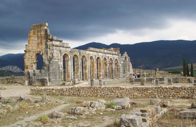 Zdjęcia: Volubilis, okolice Meknes, Bazylika w Volubilis, MAROKO Zdjęcia: Volubilis, okolice Meknes, Bazylika w Volubilis, MAROKO