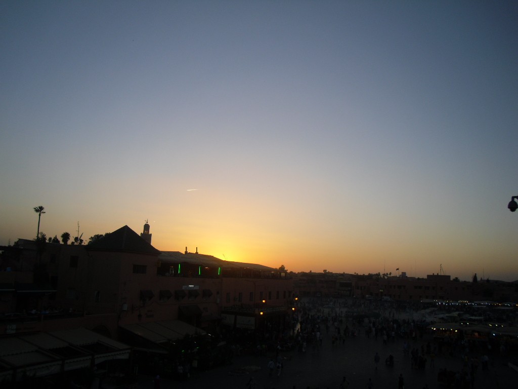 Zdjęcia: Jemaa El Fna, MARRAKESZ, Jemaa El Fna w promieniach zachodu słońca, MAROKO Zdjęcia: Jemaa El Fna, MARRAKESZ, Jemaa El Fna w promieniach zachodu słońca, MAROKO