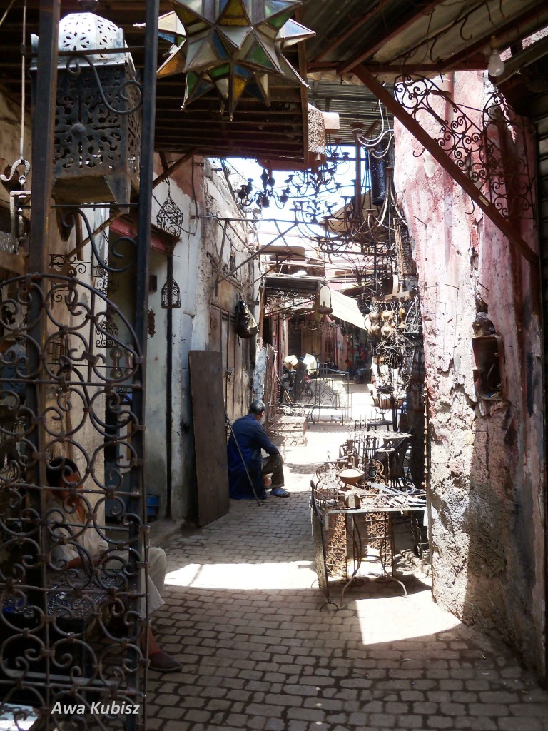 Zdjęcia: Marrakesh, Południe, Dzielnica wyrobów żelaznych na suku w Marrakeshu, MAROKO Zdjęcia: Marrakesh, Południe, Dzielnica wyrobów żelaznych na suku w Marrakeshu, MAROKO