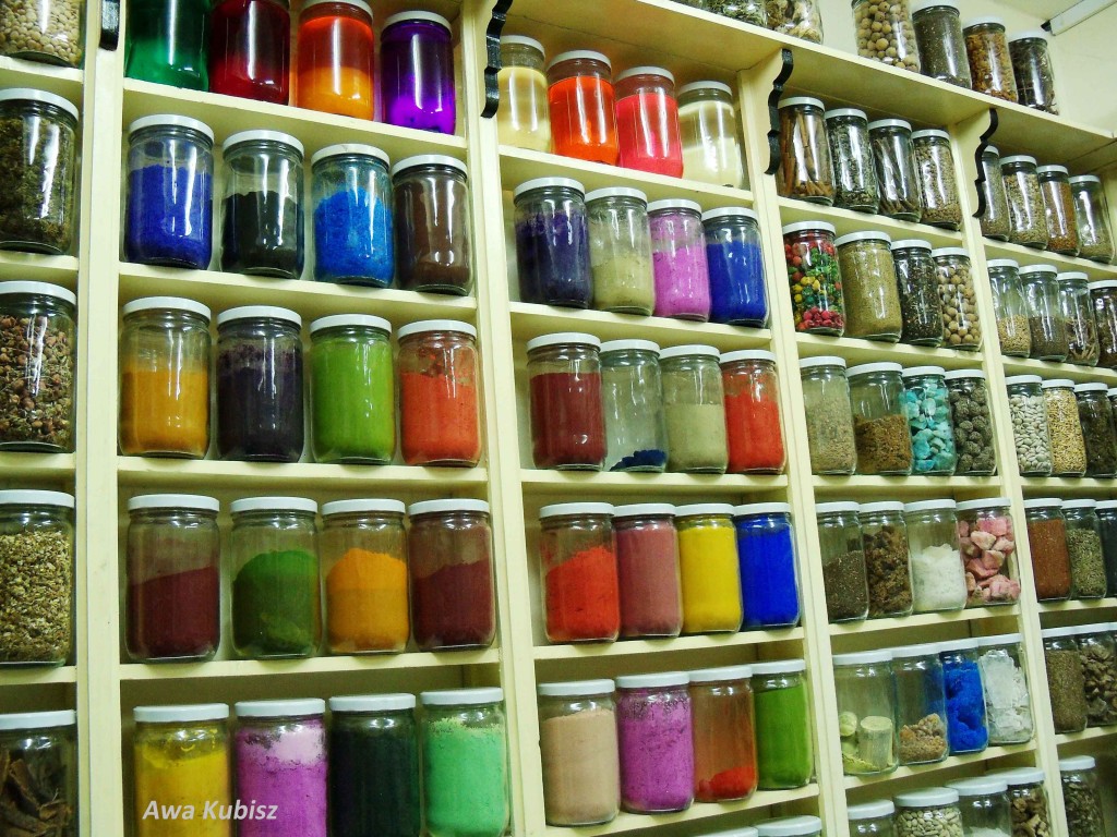 Zdjęcia: Marrakesh, Południe, Galeria kosmetyków i mieszanek na suku w Marrakeshu, MAROKO Zdjęcia: Marrakesh, Południe, Galeria kosmetyków i mieszanek na suku w Marrakeshu, MAROKO