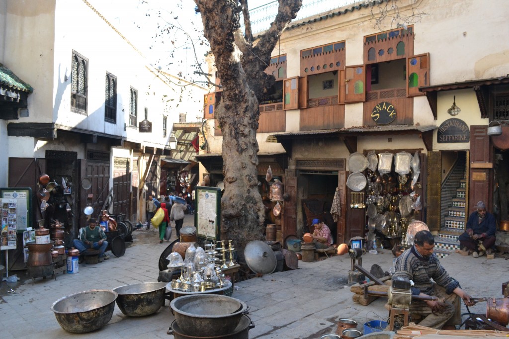 Zdjęcia: Fez, Fez-Bulman, Pod leszczyną, pod jaworem, stoi dom kowala..., MAROKO Zdjęcia: Fez, Fez-Bulman, Pod leszczyną, pod jaworem, stoi dom kowala..., MAROKO