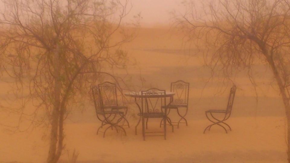 Zdjęcia: okolice miasta Merzouga, Burza piaskowa na Saharze :), MAROKO Zdjęcia: okolice miasta Merzouga, Burza piaskowa na Saharze :), MAROKO
