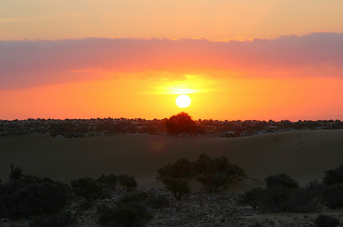 Zdjęcia: Sahara, Sahara Zachodnia, Wstaje dzień w starym forcie, MAROKO Zdjęcia: Sahara, Sahara Zachodnia, Wstaje dzień w starym forcie, MAROKO