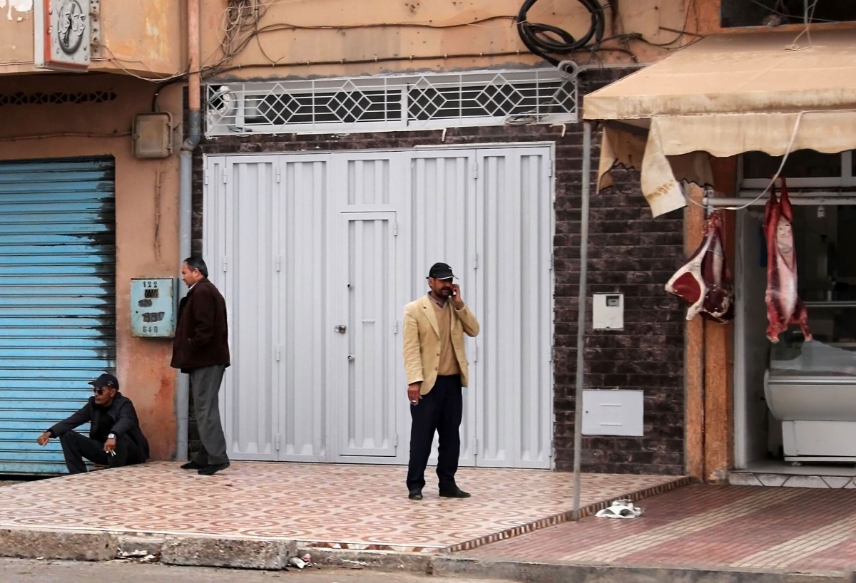 Zdjęcia: gdzieś po drodze, Maroko, Poważne rozmowy, MAROKO Zdjęcia: gdzieś po drodze, Maroko, Poważne rozmowy, MAROKO