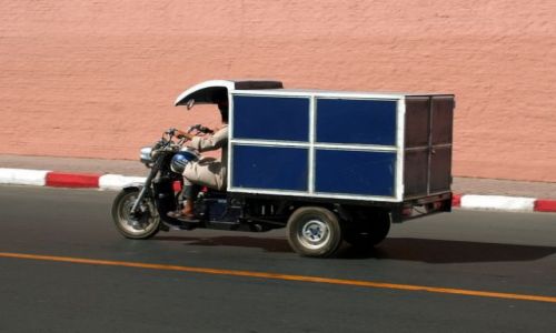 Zdjecie MAROKO / - / Marakesz / Pomysowy rodek transportu