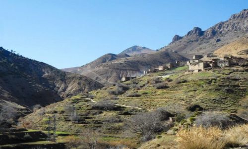 Zdjcie MAROKO /  gdzies miedzy ouarzazate a demnate / atlas / atlas 5