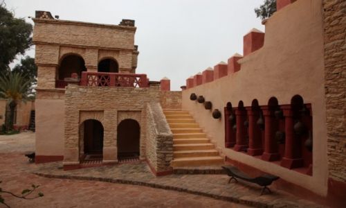 Zdjcie MAROKO / Agadir / Medina Polizzi / Brama, widok z boku
