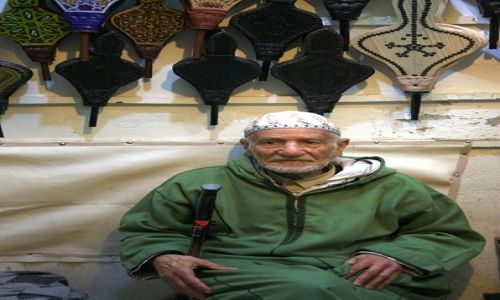 Zdjcie MAROKO / Tansift Al Hauz / Marrakeszu / W sklepie pszczelarskim