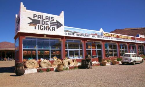 Zdjcie MAROKO / Gry Atlas / Tizin Tichka / Przysta dla turystw