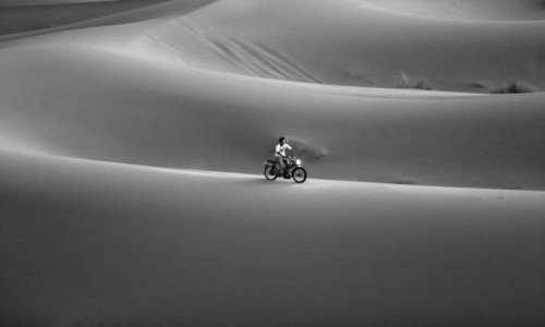 Zdjecie MAROKO / Merzouga / Erg Chebbi / Motorbike