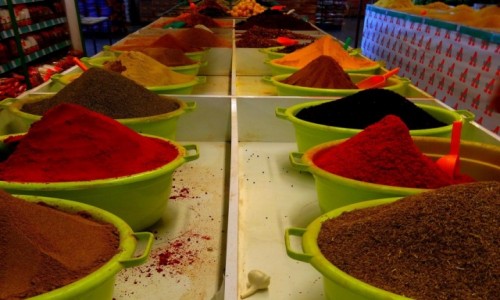 Zdjęcie MAROKO / Rabat-Sala-Al-Kunajtira / Rabat / Marokańskie przyprawy