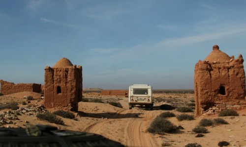 Zdjęcie MAROKO / Maroko / Okolice Tan-Tan-Abteh / Porzucona wioska