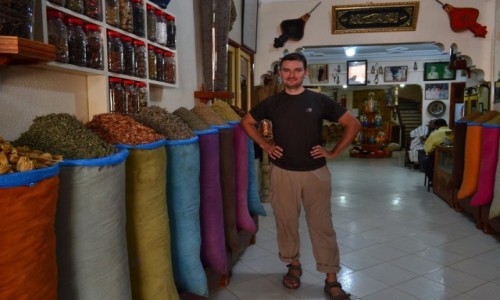 Zdjecie MAROKO / - / sklep zielarski w Marrakeszu / Marrakesz